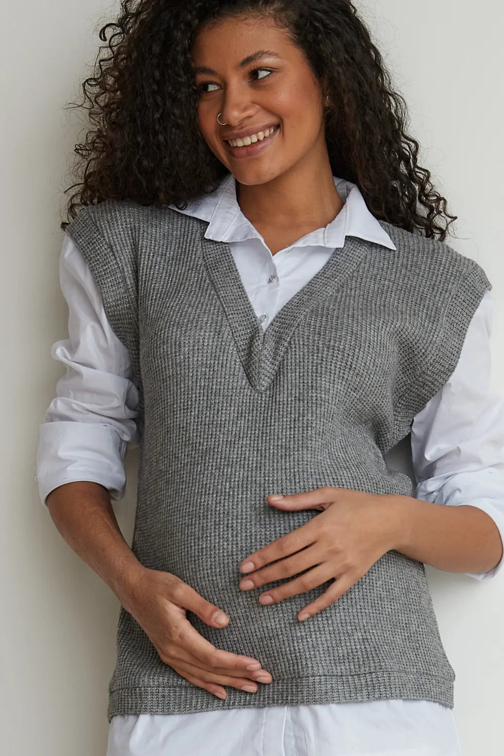 Soft Sleeveless Knitted Sweater with 2-in-1 Shirt for Pregnant Women 4367142