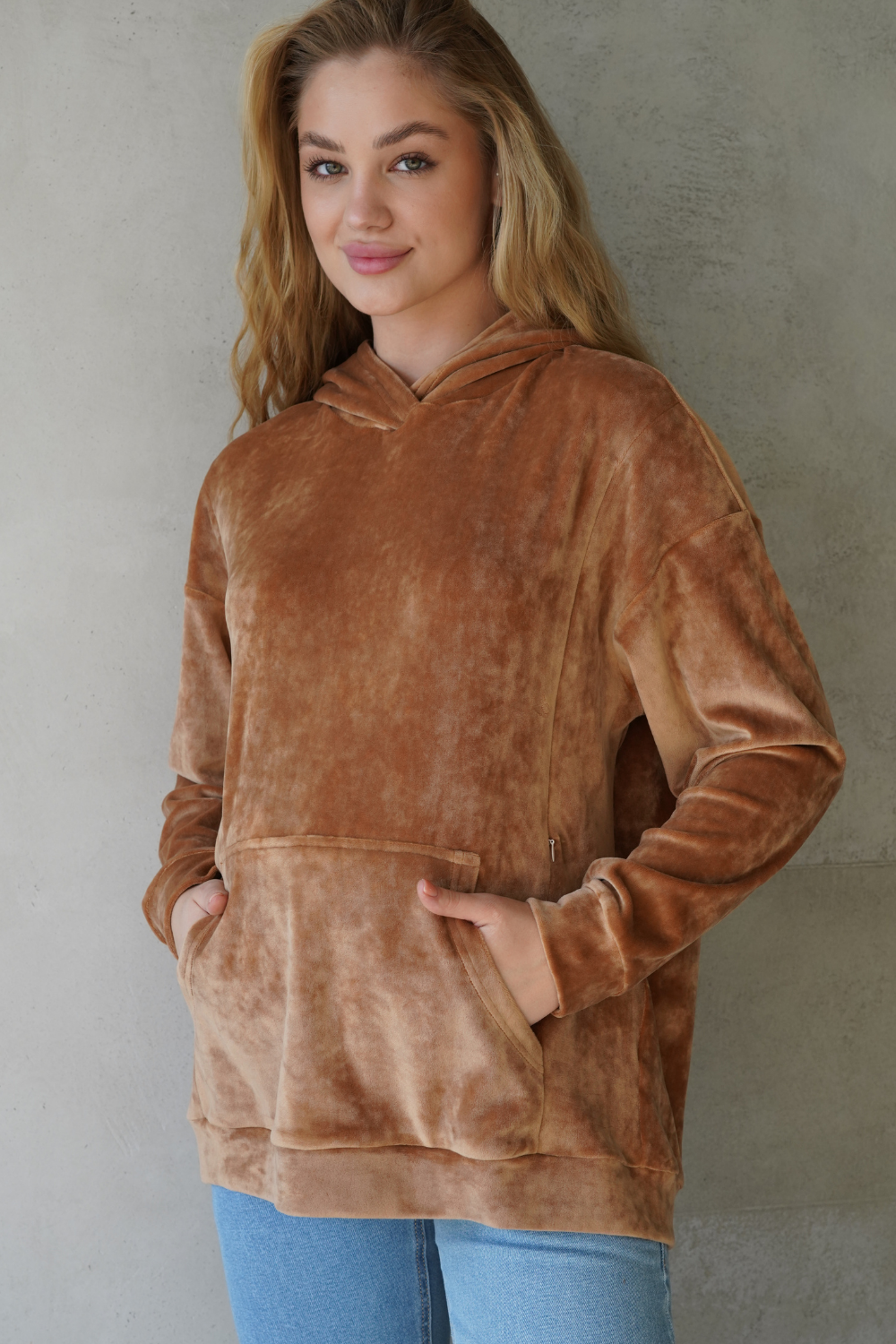 Warm Plush Hoodie for Pregnant and Nursing Moms 4460764