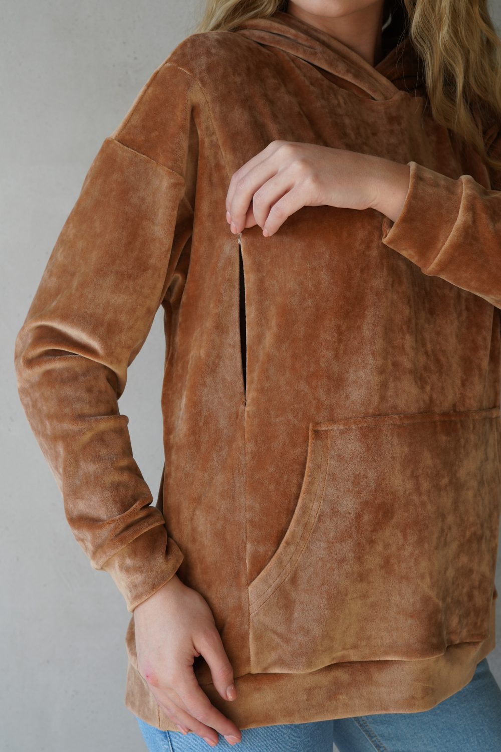 Warm Plush Hoodie for Pregnant and Nursing Moms 4460764