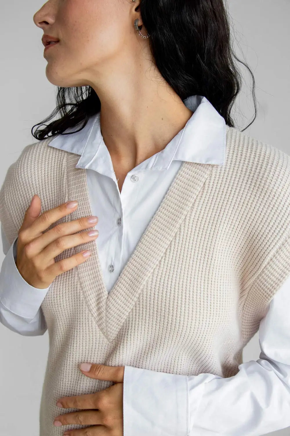 Soft Sleeveless Knitted Sweater with 2-in-1 Shirt for Pregnant Women 4367142