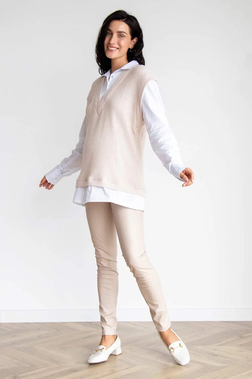 Soft Sleeveless Knitted Sweater with 2-in-1 Shirt for Pregnant Women 4367142