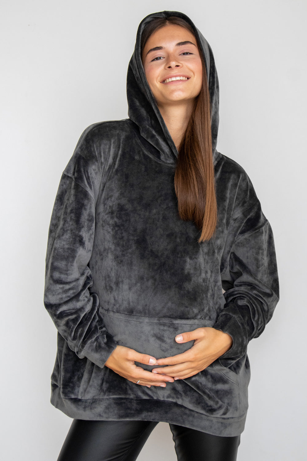 Soft and Warm Plush Oversized Hoodie for Pregnant and Nursing Moms 4460150