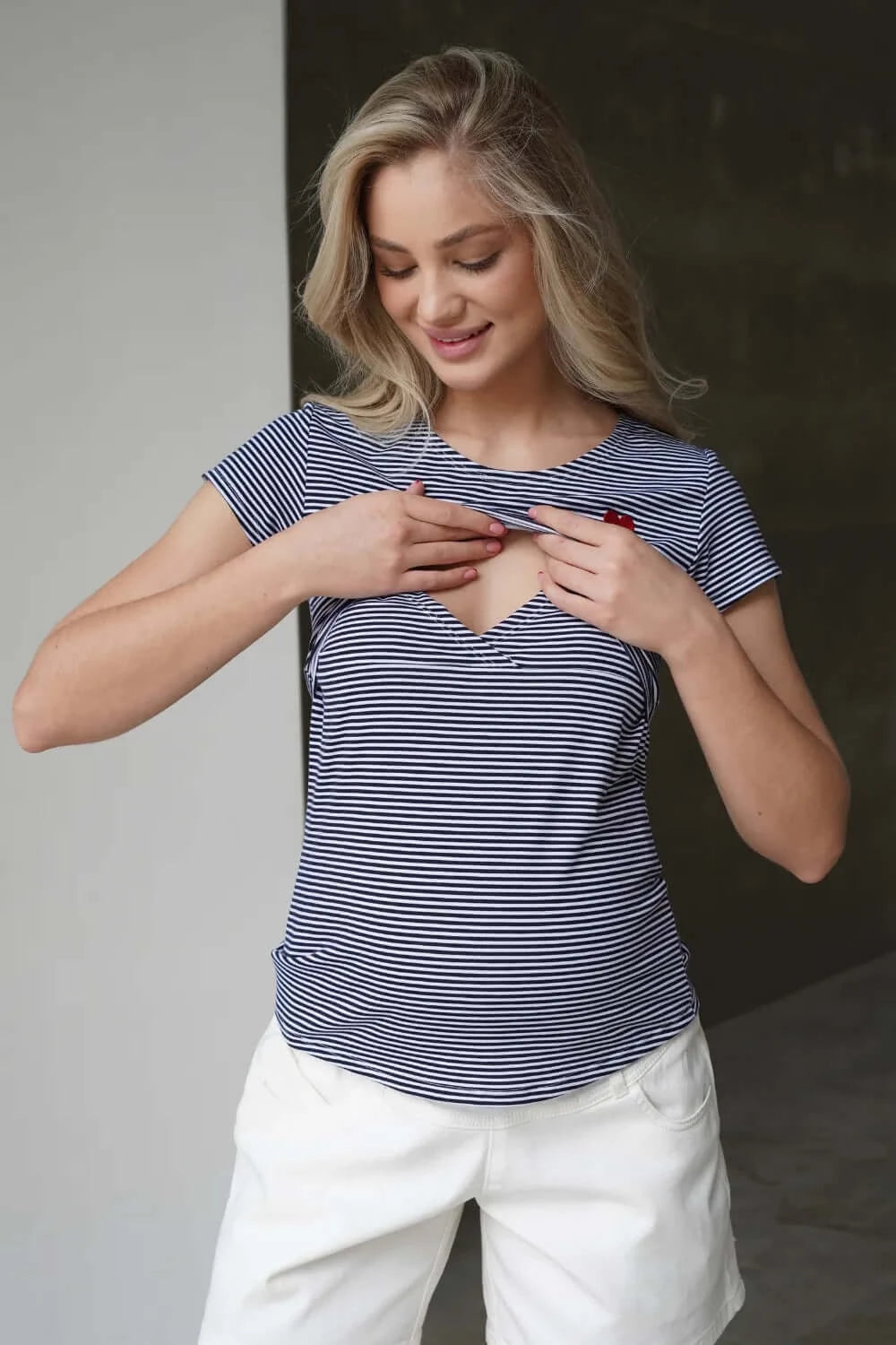 Maternity and Nursing Striped T-shirt 4517647