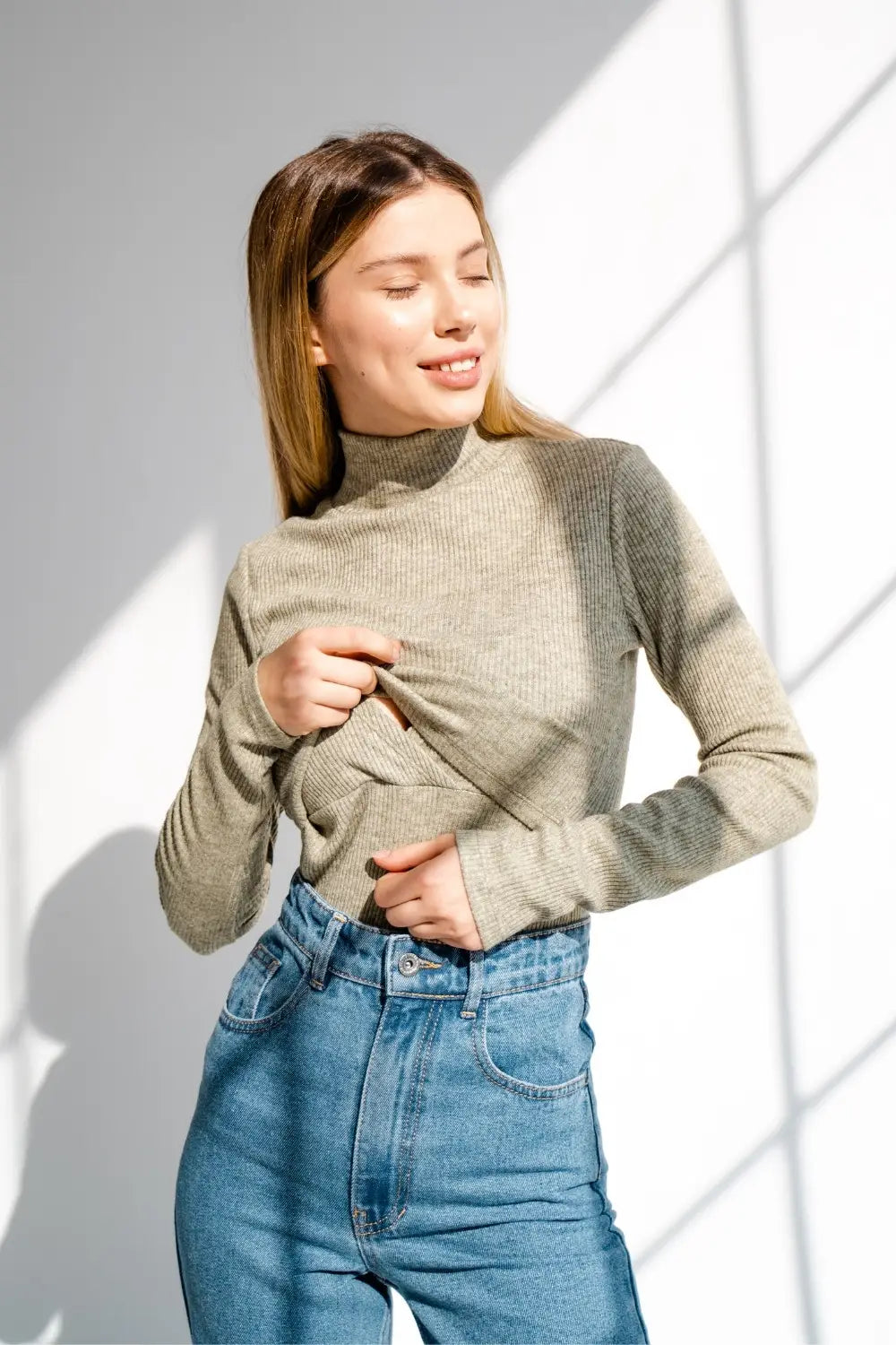 Maternity Stylish Turtleneck Sweater for Breastfeeding 4279051